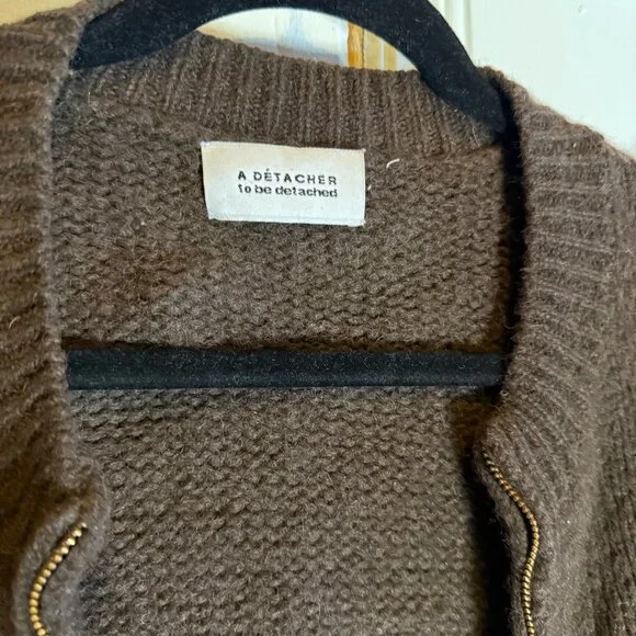 A detacher sweater vest coat - Picture 2 of 6